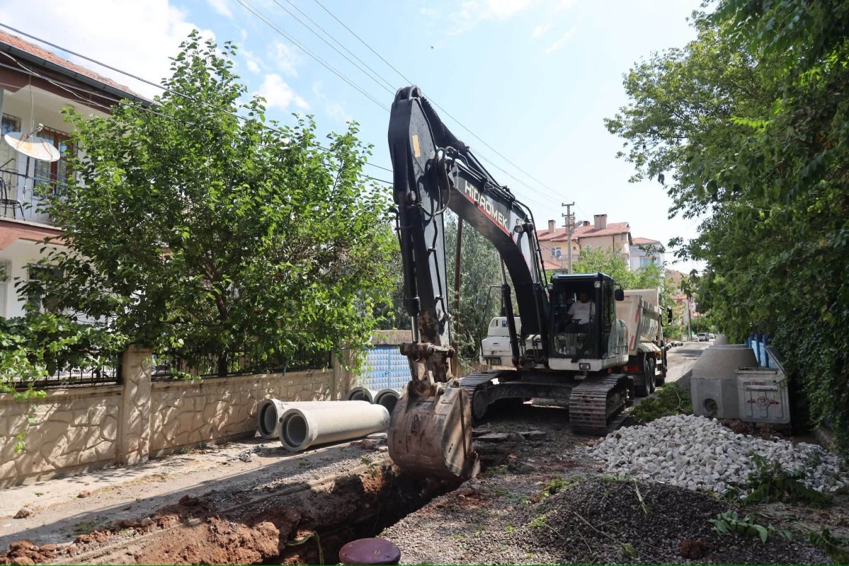 KILIÇARSLAN MAHALLESİ’NİN ALTYAPISI 2 BİN METRELİK YATIRIMLA GÜÇLENDİ