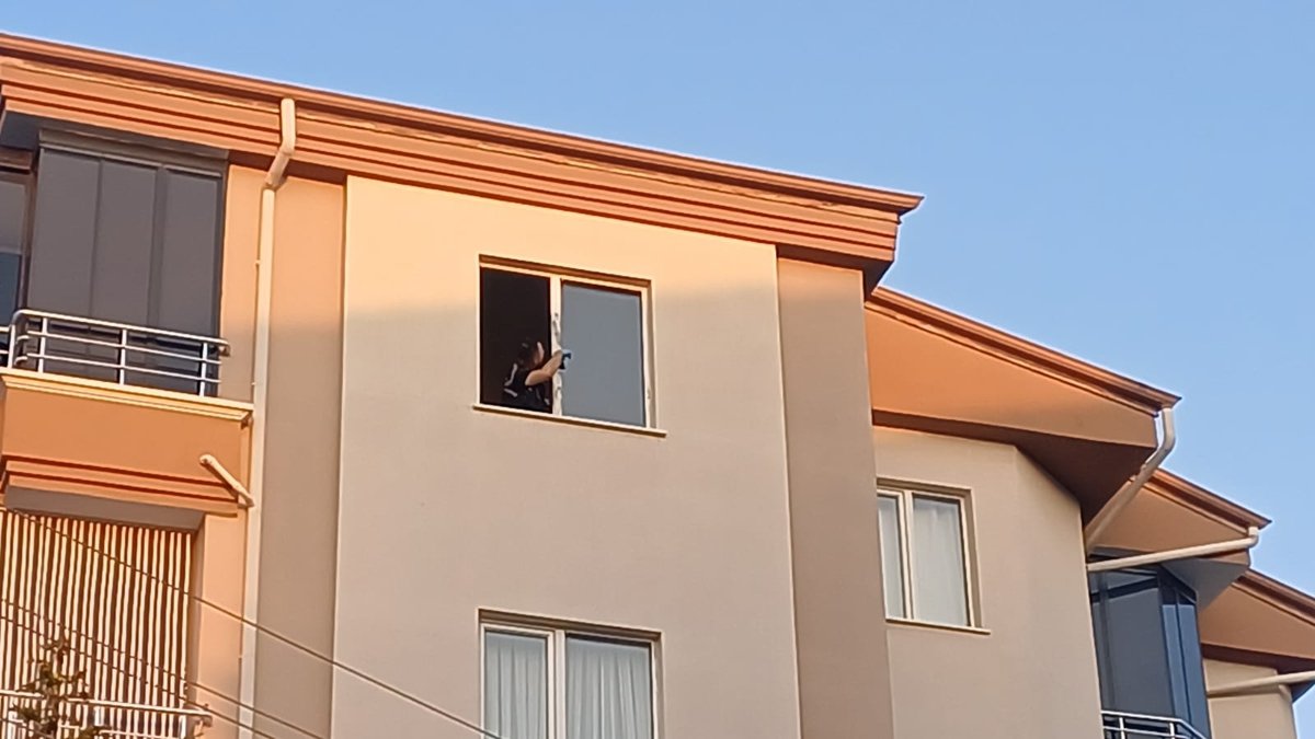 Aksaray'da 5'inci kattan düşen Zeynep hayatını kaybetti