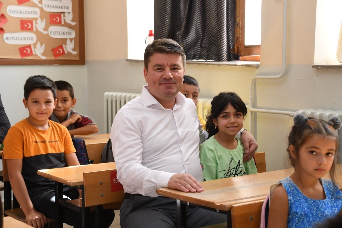 BAŞKAN DİNÇER’DEN YENİ EĞİTİM ÖĞRETİM YILI MESAJI
